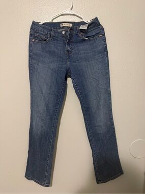 Levi's Women's Medium Blue Straight-Leg Jeans
